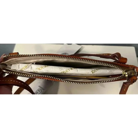 NWT Dooney & Bourke Chicago Cubs Large Slim Crossbody - Picture 6 of 11